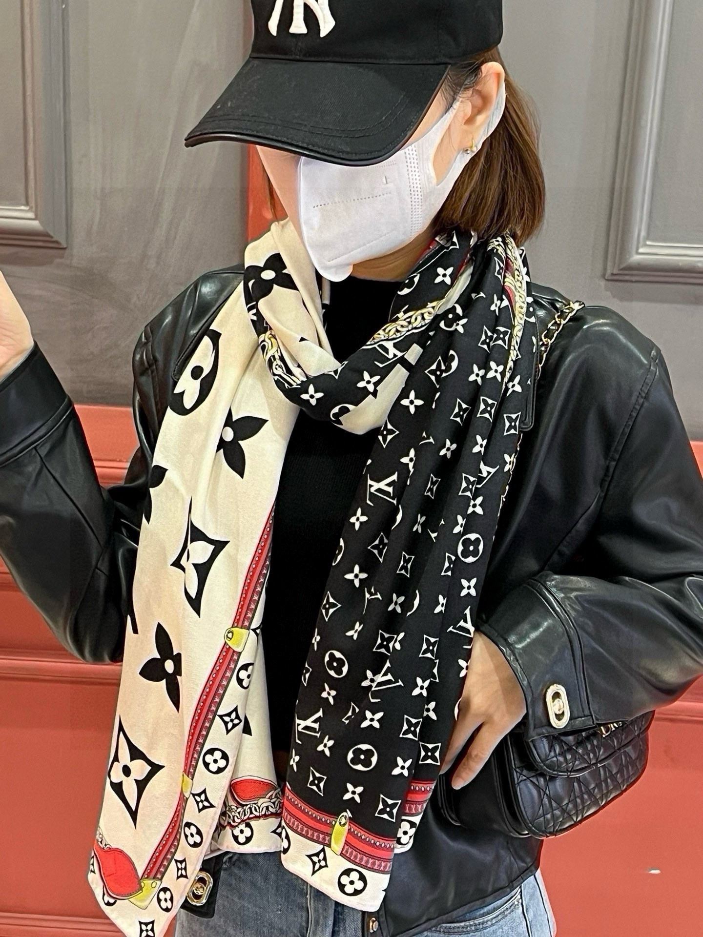 Louis Vuitton Scarf